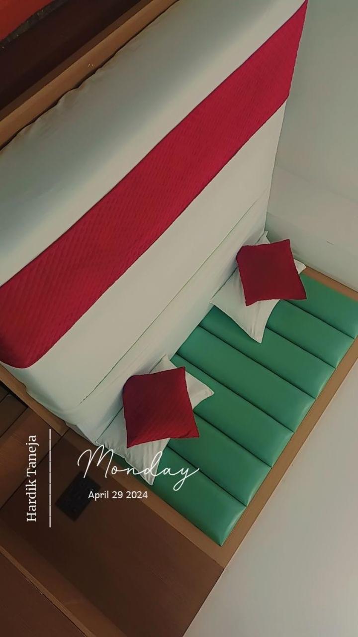 Hotel Whitehouse Ac Family Room Agra Kültér fotó