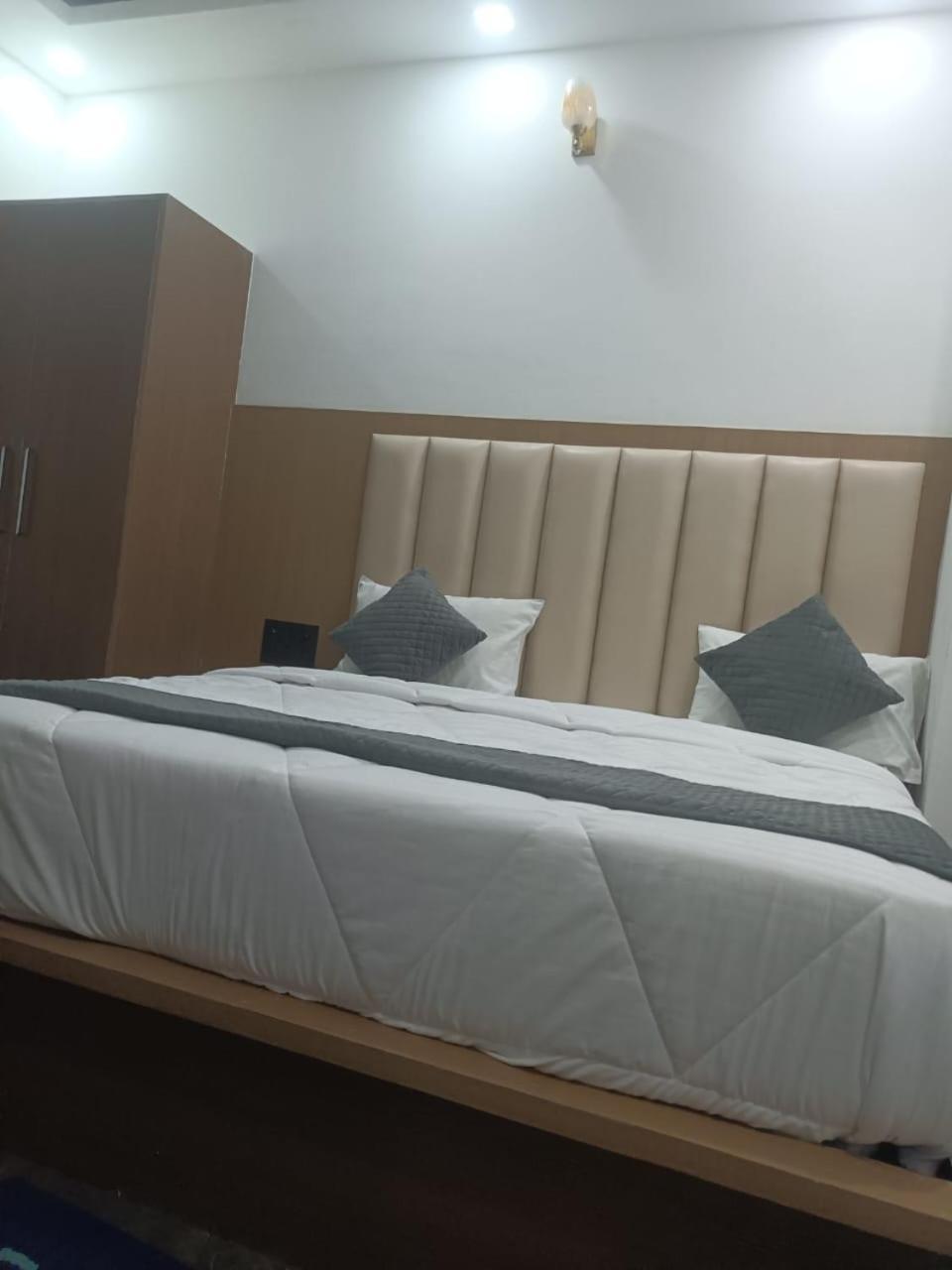 Hotel Whitehouse Ac Family Room Agra Kültér fotó